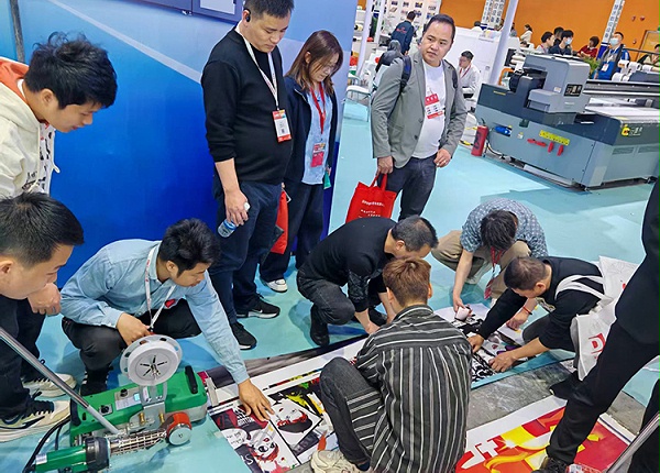 ����ƴ�ӻ�